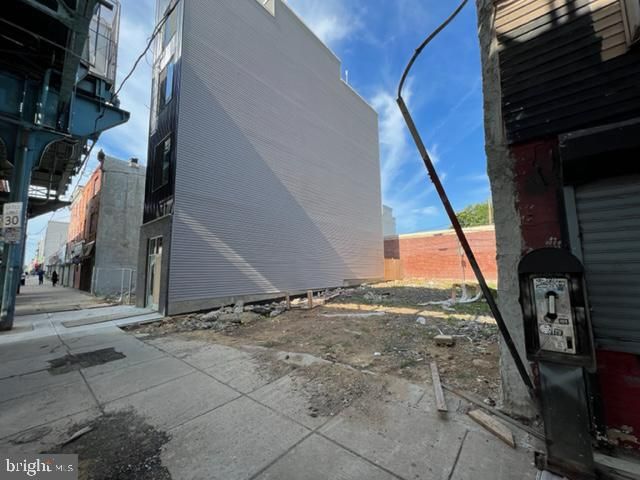 2256 N FRONT ST, Philadelphia, PA 19133