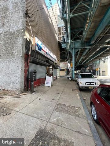 2256 N FRONT ST, Philadelphia, PA 19133