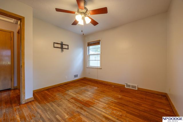 1328 N 39Th Street, Lincoln, NE 68503