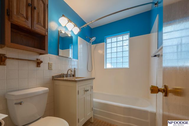 1328 N 39Th Street, Lincoln, NE 68503