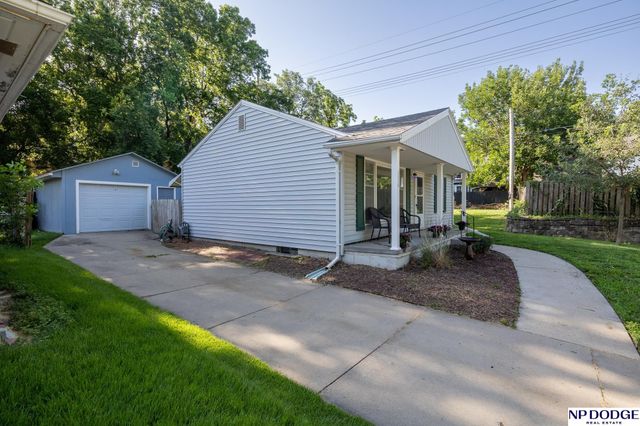 1328 N 39Th Street, Lincoln, NE 68503