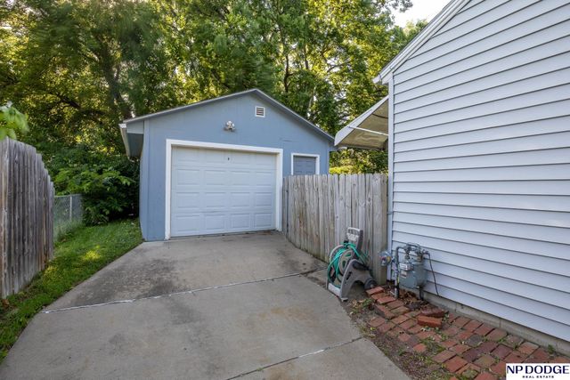 1328 N 39Th Street, Lincoln, NE 68503