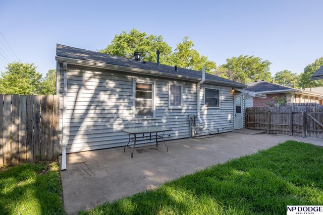 1328 N 39Th Street, Lincoln, NE 68503