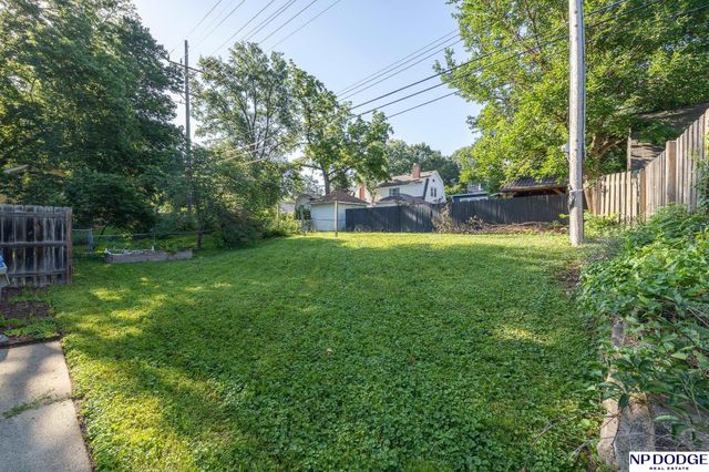 1328 N 39Th Street, Lincoln, NE 68503