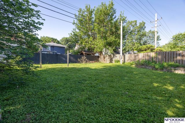1328 N 39Th Street, Lincoln, NE 68503