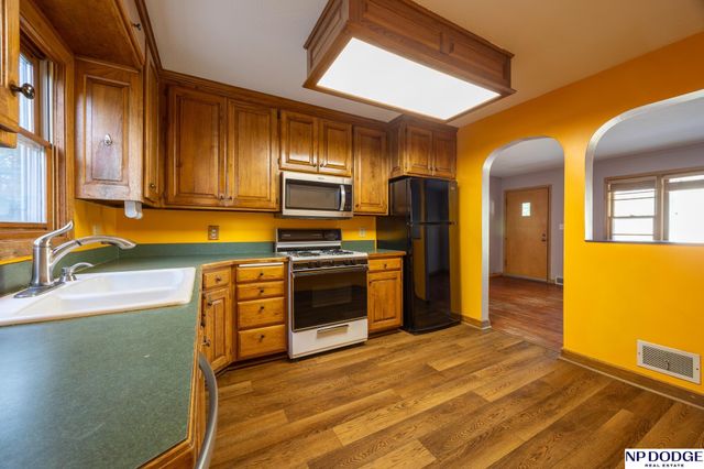 1328 N 39Th Street, Lincoln, NE 68503