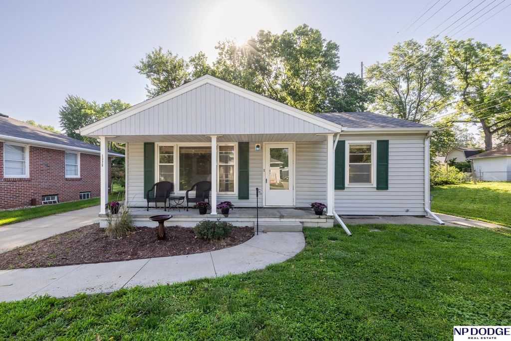 1328 N 39Th Street, Lincoln, NE 68503