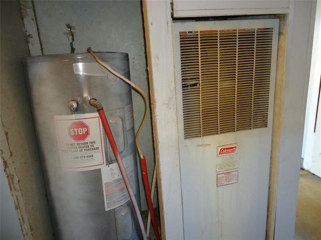 112 Valley View Drive, Shawnee, OK 74804