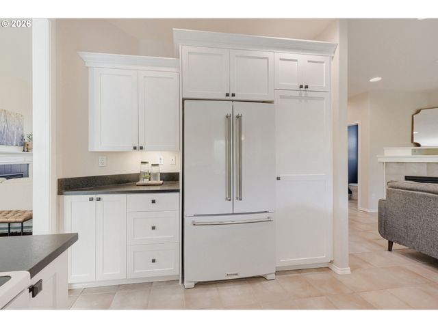 9615 Sw 49TH Ave, Portland, OR 97219