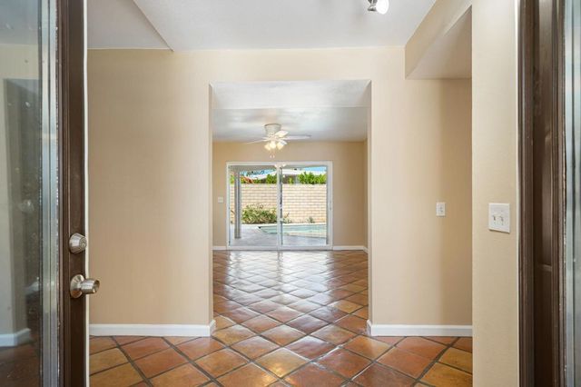 1374 E Madero Circle, Palm Springs, CA 92262