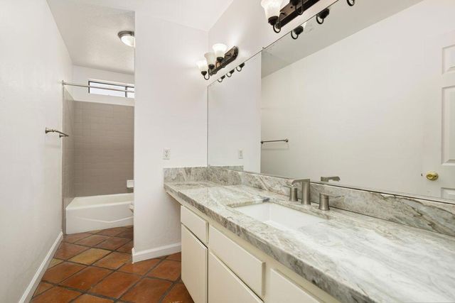 1374 E Madero Circle, Palm Springs, CA 92262