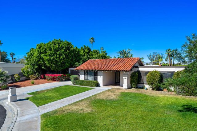 1374 E Madero Circle, Palm Springs, CA 92262