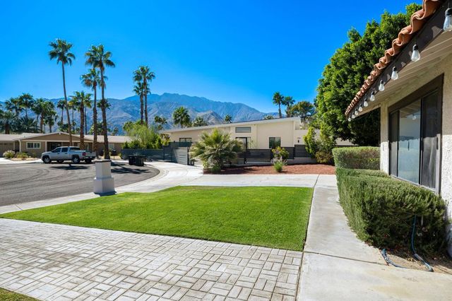 1374 E Madero Circle, Palm Springs, CA 92262