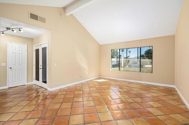 1374 E Madero Circle, Palm Springs, CA 92262