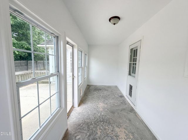 617 Country Lane, Holly Springs, NC 27540