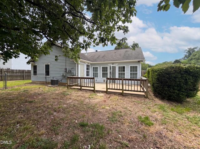 617 Country Lane, Holly Springs, NC 27540