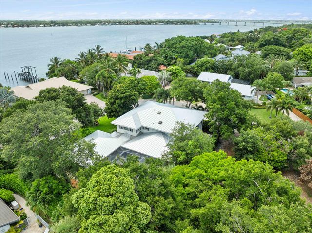 33 Rio Vista Dr, Stuart, FL 34996