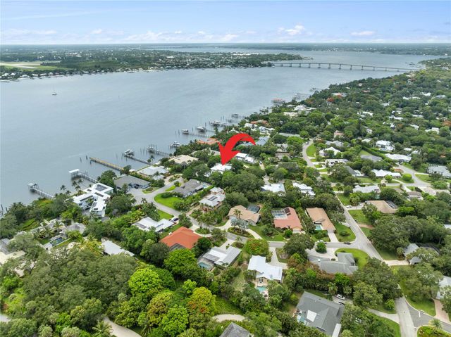 33 Rio Vista Dr, Stuart, FL 34996
