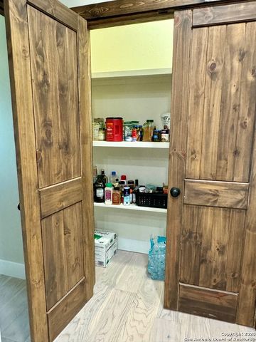 120 Sam Houston, Kerrville, TX 78028