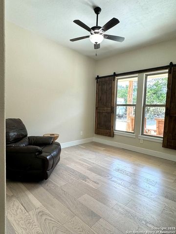 120 Sam Houston, Kerrville, TX 78028
