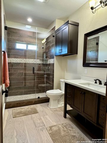 120 Sam Houston, Kerrville, TX 78028