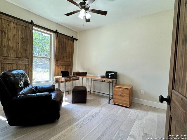 120 Sam Houston, Kerrville, TX 78028
