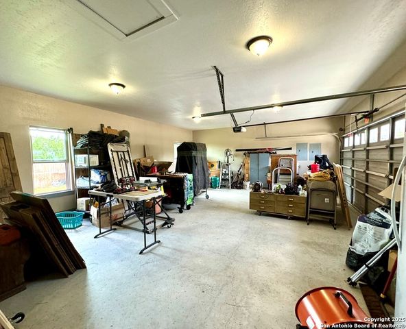 120 Sam Houston, Kerrville, TX 78028
