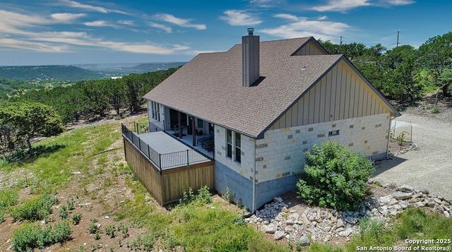 120 Sam Houston, Kerrville, TX 78028