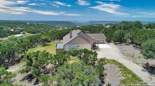 120 Sam Houston, Kerrville, TX 78028