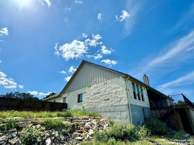 120 Sam Houston, Kerrville, TX 78028
