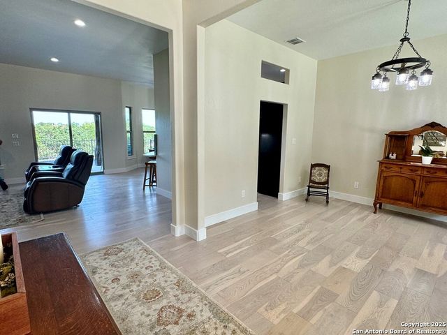120 Sam Houston, Kerrville, TX 78028