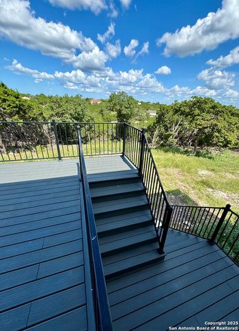 120 Sam Houston, Kerrville, TX 78028