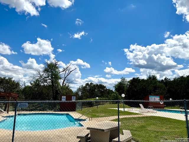 120 Sam Houston, Kerrville, TX 78028