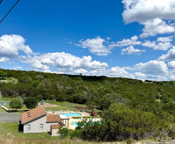120 Sam Houston, Kerrville, TX 78028
