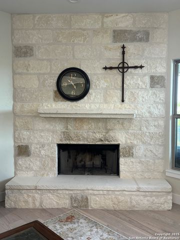120 Sam Houston, Kerrville, TX 78028