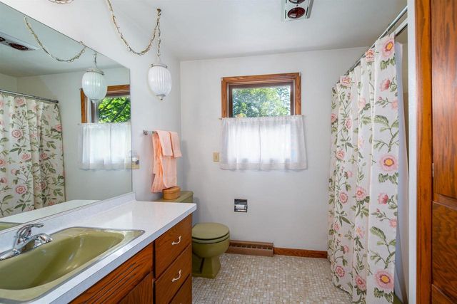 1040 MARICOPA DRIVE, Oshkosh, WI 54904