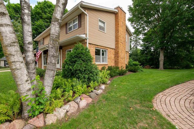 1040 MARICOPA DRIVE, Oshkosh, WI 54904