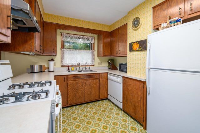1040 MARICOPA DRIVE, Oshkosh, WI 54904