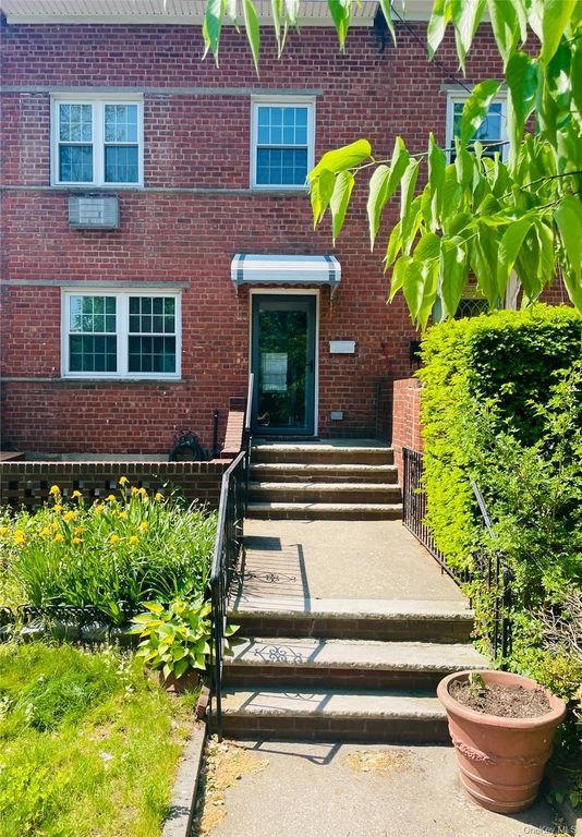 15022 58th Avenue, Flushing, NY 11355