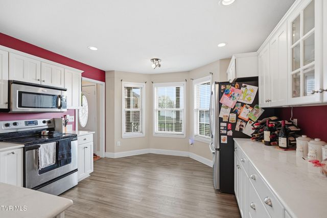 2119 Country Brook Lane, Knoxville, TN 37921