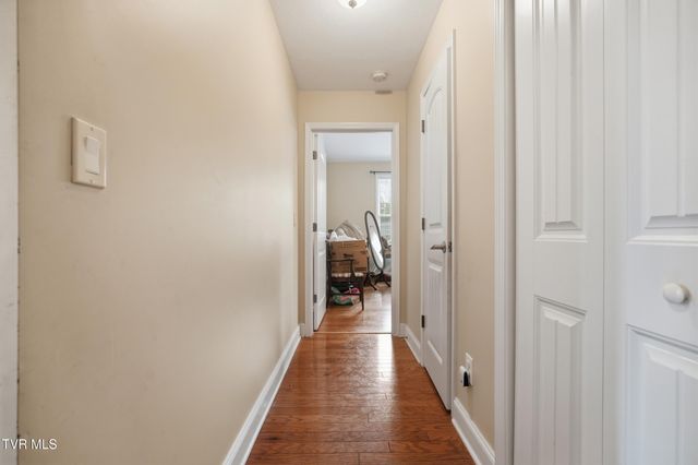 2119 Country Brook Lane, Knoxville, TN 37921