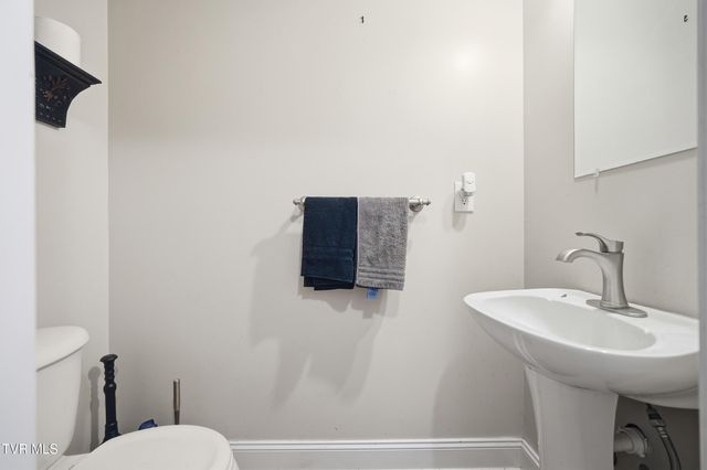 2119 Country Brook Lane, Knoxville, TN 37921