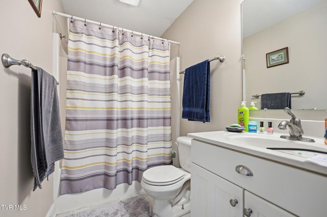 2119 Country Brook Lane, Knoxville, TN 37921