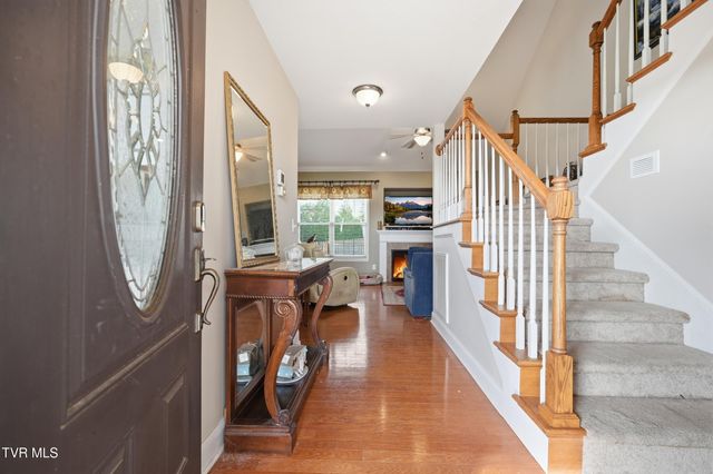 2119 Country Brook Lane, Knoxville, TN 37921