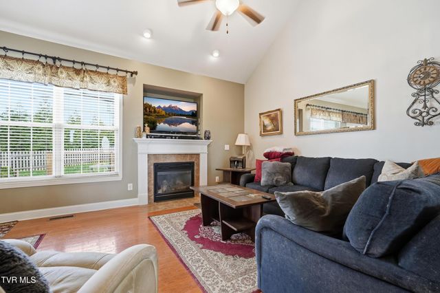 2119 Country Brook Lane, Knoxville, TN 37921