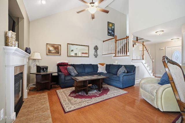 2119 Country Brook Lane, Knoxville, TN 37921