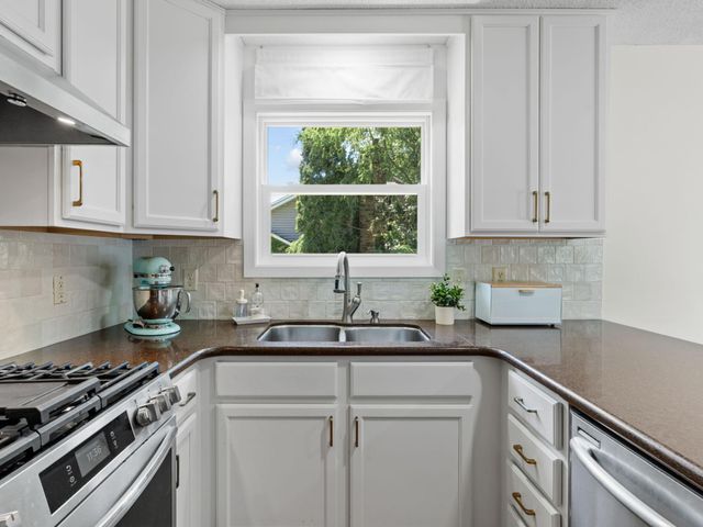 12803 Everest Avenue, Apple Valley, MN 55124