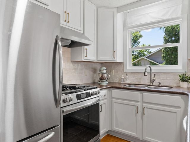 12803 Everest Avenue, Apple Valley, MN 55124