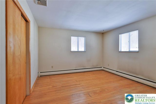 1360 Stonewood Drive, Hanover Twp, PA 18017