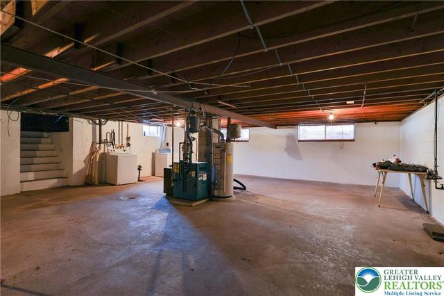 1360 Stonewood Drive, Hanover Twp, PA 18017